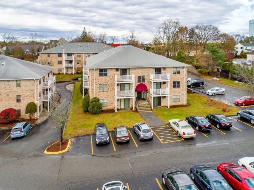 Building Photo - 28 Kenmar Dr