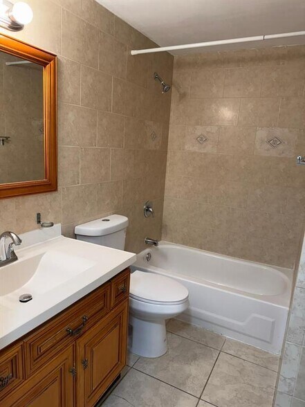 Building Photo - 7210 Southgate Blvd