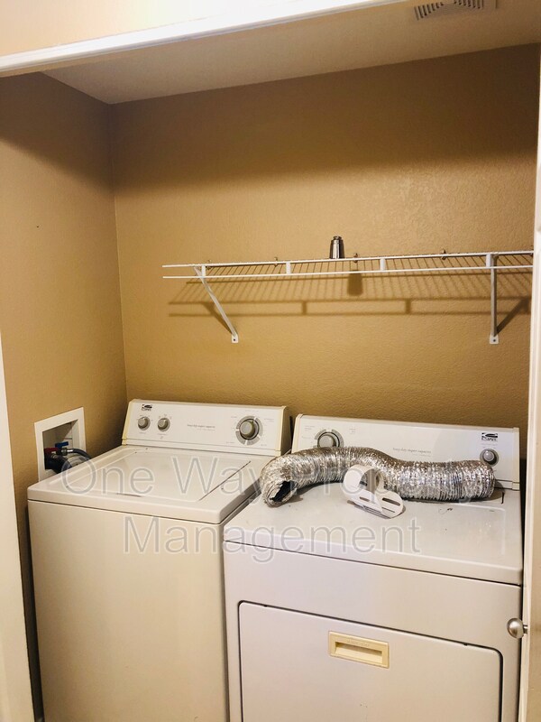 Building Photo - 2208 Merlot Ct