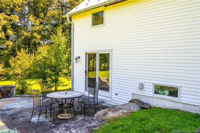 Building Photo - 35 Jennings Rd