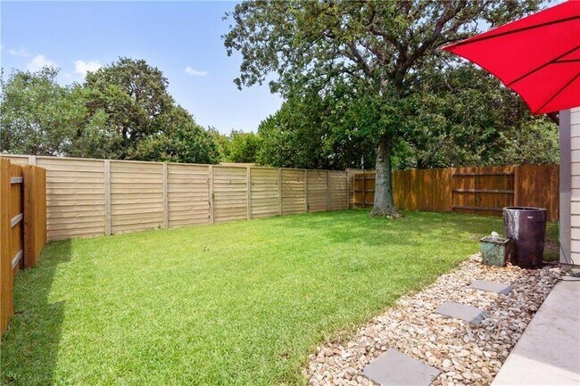 Building Photo - 205 Syrah Ct