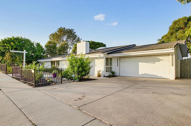 Building Photo - 5605 Soledad Mountain Rd