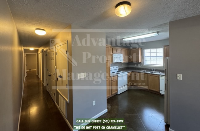 Building Photo - 1/2 Off Deposit Move-In Special!