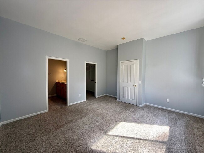 Building Photo - Single Level Cresent Meadows Home