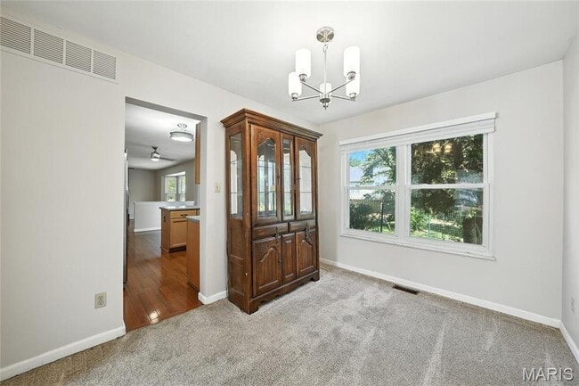 Building Photo - 1043 Oakwood Farms Ln