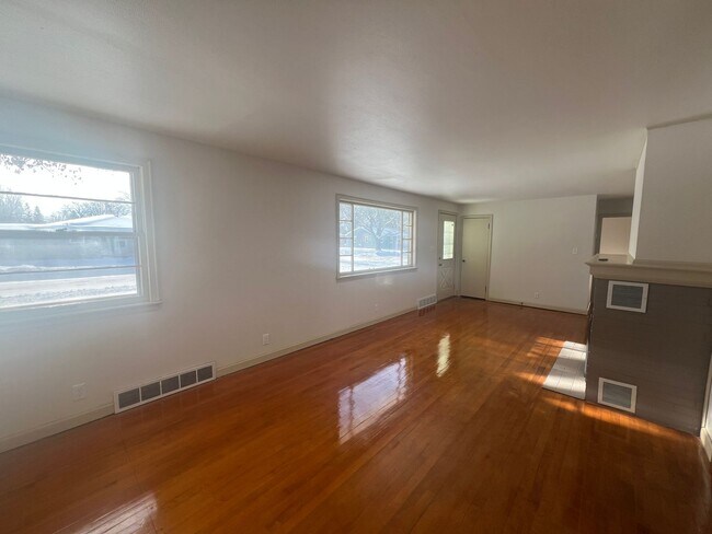 Building Photo - Click the “Apply Now” button or email wapmrentals@gmail.com for a prompt response.