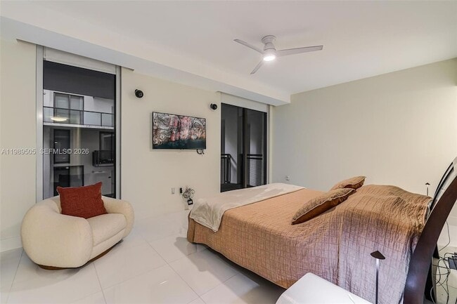 Building Photo - 6000 Collins Ave