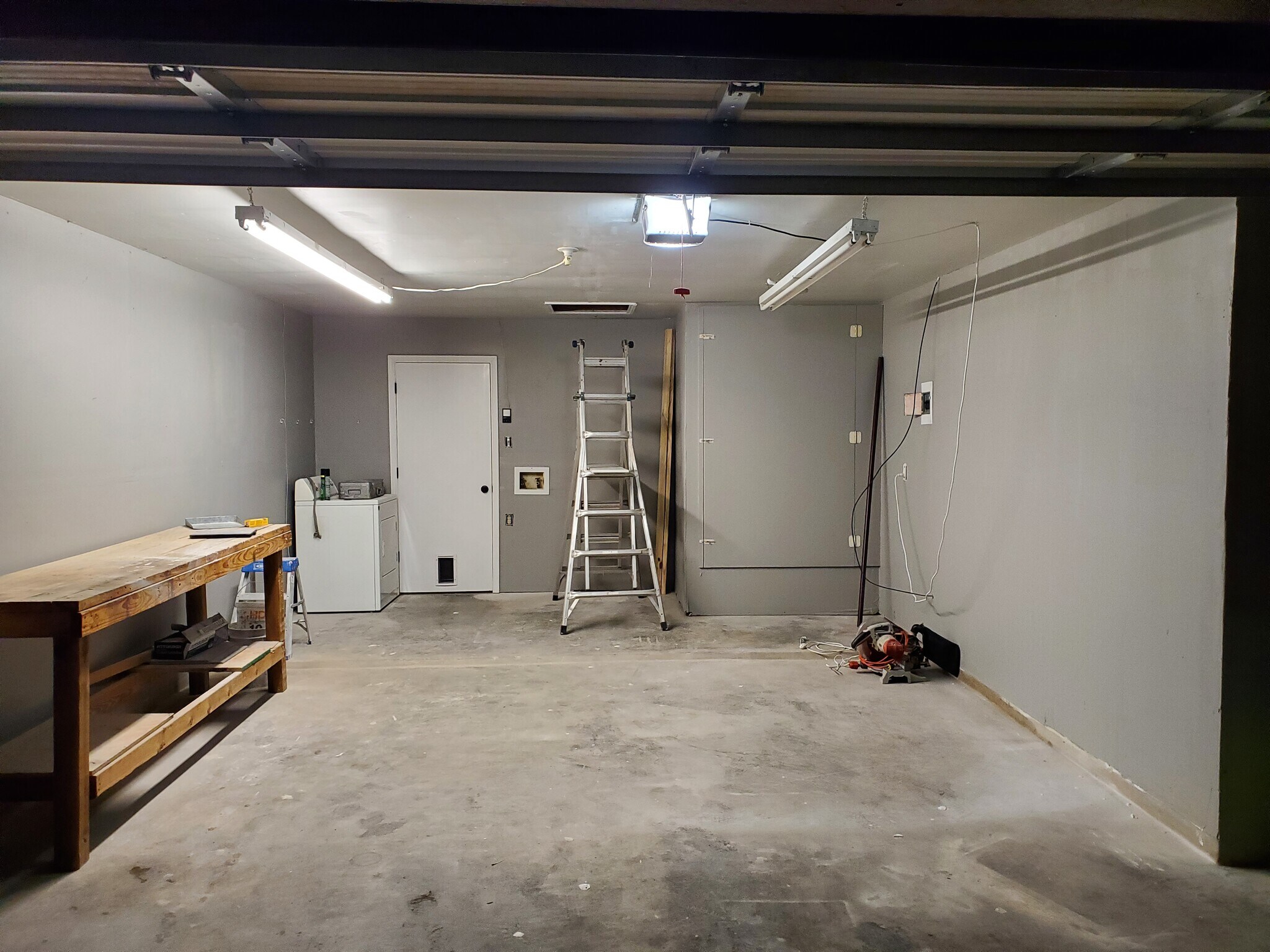 Oversized 2 car garage - 16301 Malden Dr