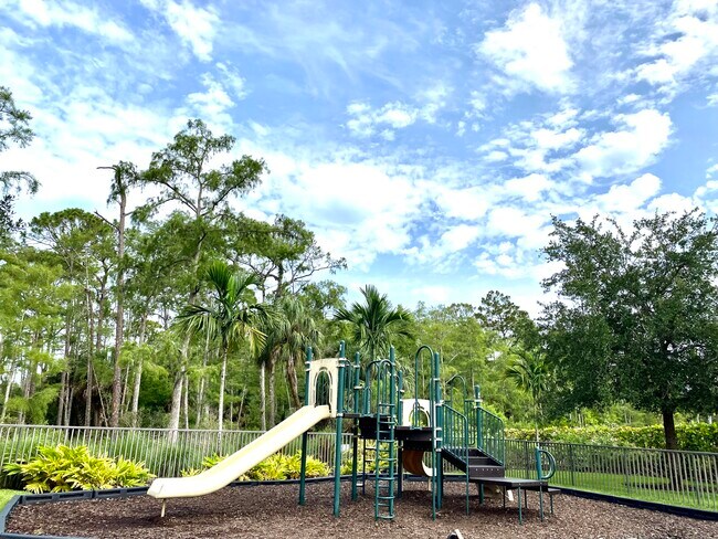 Building Photo - 4373 Madagascar Palm Way