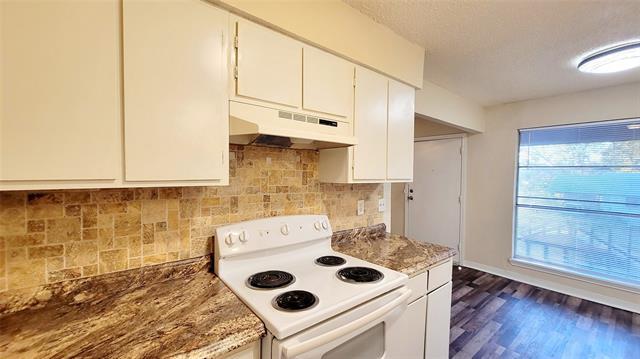 Building Photo - 202 Park Cir