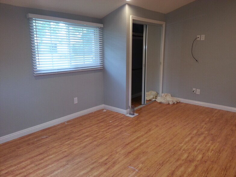 Building Photo - 5317 Ventura Canyon Ave