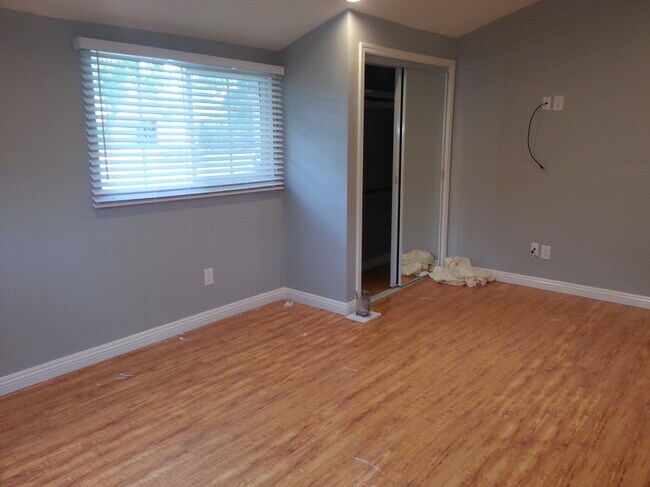 Building Photo - 5317 Ventura Canyon Ave