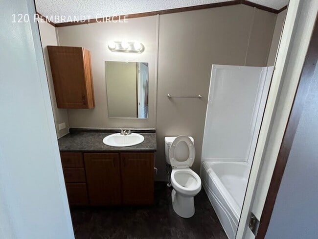 Building Photo - 120 Rembrandt Cir