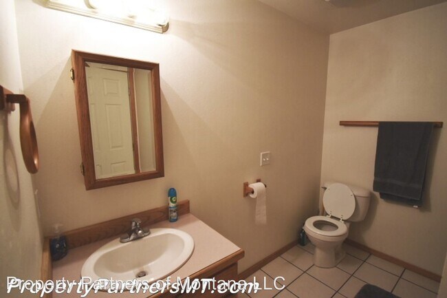 Building Photo - 204 Show Pl