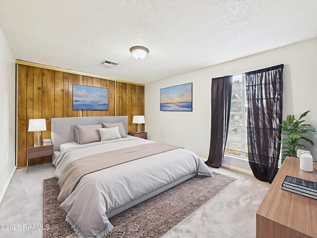 Building Photo - 511 Fox Run Ave