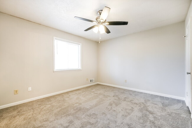 Building Photo - 9039 Raven Dr