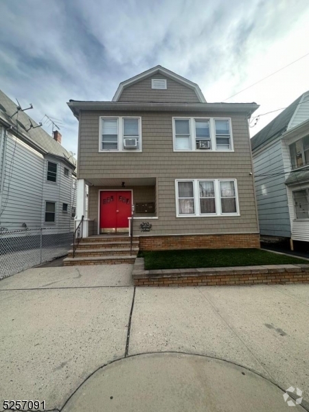 Building Photo - 262 Hornblower Ave