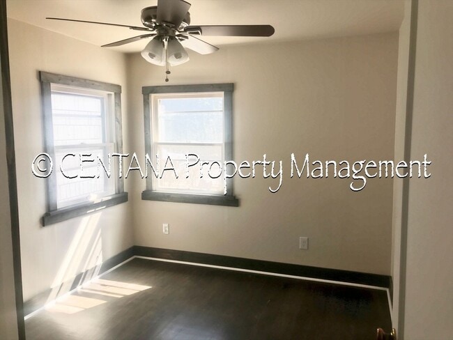 Building Photo - Small one bedroom house on the flats!