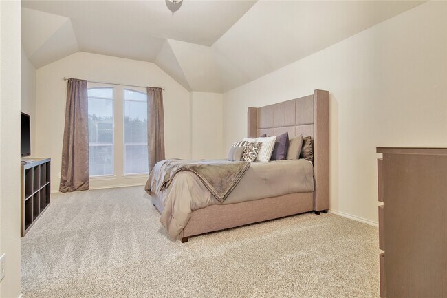 Building Photo - 16518 Strathmore Manor Ln