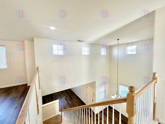 Building Photo - 1/2 Month Free - Look & Lease Same Day!!! Spacious 4-Bedroom 3 Bath, 3 Car Garage Home with Loft,...