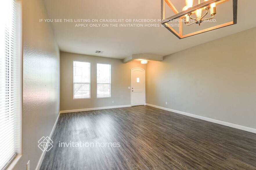 Building Photo - 3841 W Rushmore Dr
