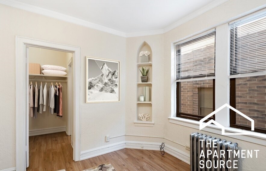 Building Photo - 4829 N Damen Ave