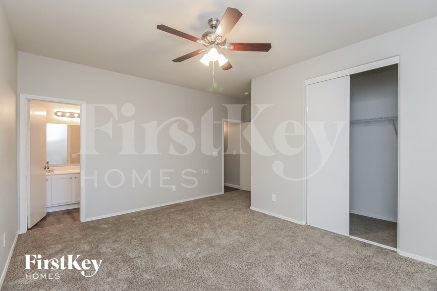 Building Photo - 1232 E Omega Dr