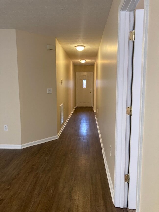 Building Photo - 109 Kestrel Ct
