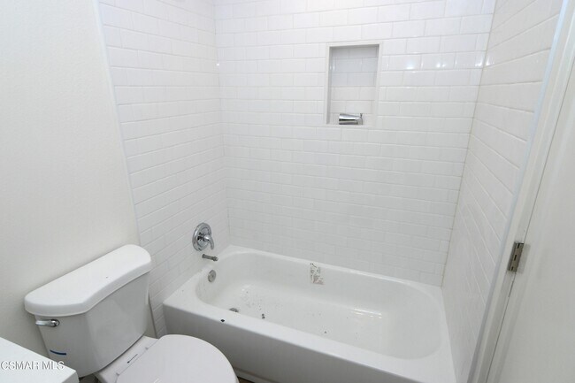 Building Photo - 971 Calle Nogal