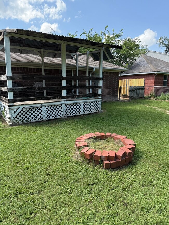 Primary Photo - 1312 Bagby Ave