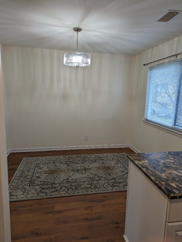 Building Photo - 2494 Glengyle Dr