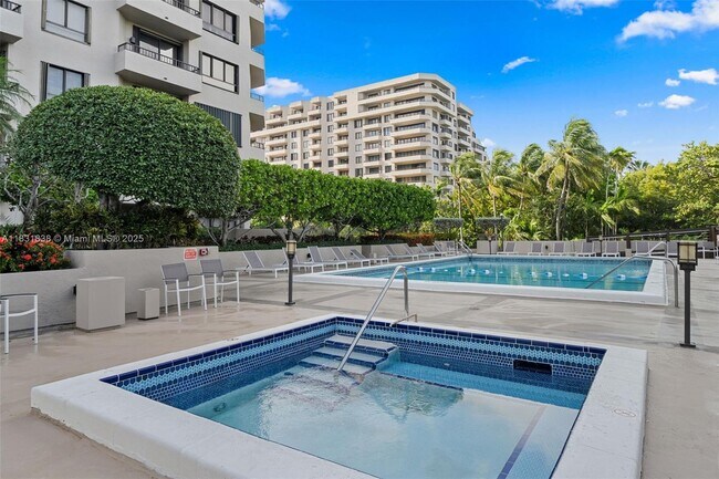 Building Photo - 251 Crandon Blvd