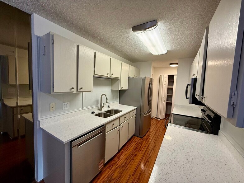 Building Photo - 121 Washington Ave S