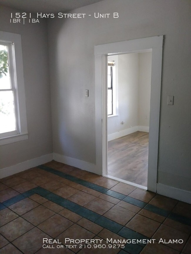 Building Photo - 1521 Hays St