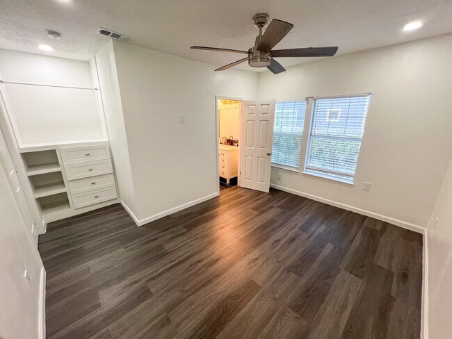 Building Photo - 4605 Orange St