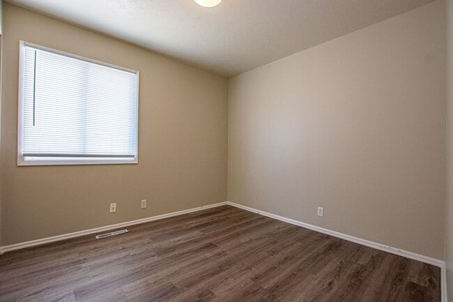 Building Photo - Ranch Style 4 Bedroom / 1.5 Bath Home