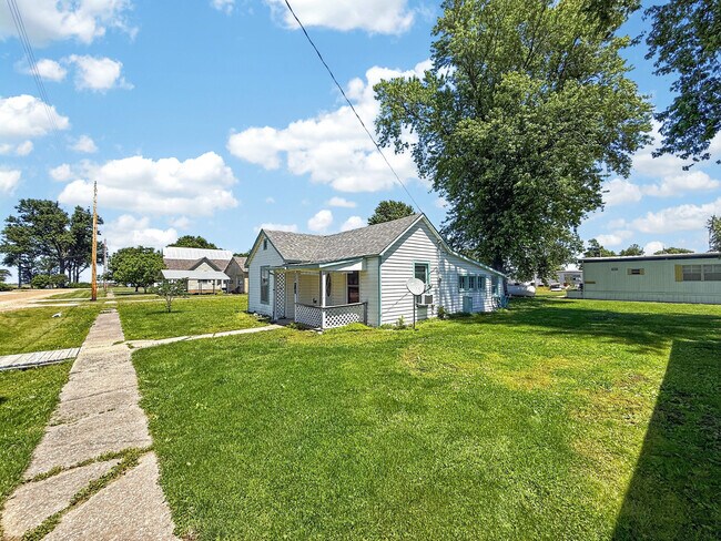 Building Photo - 216 Rollins St