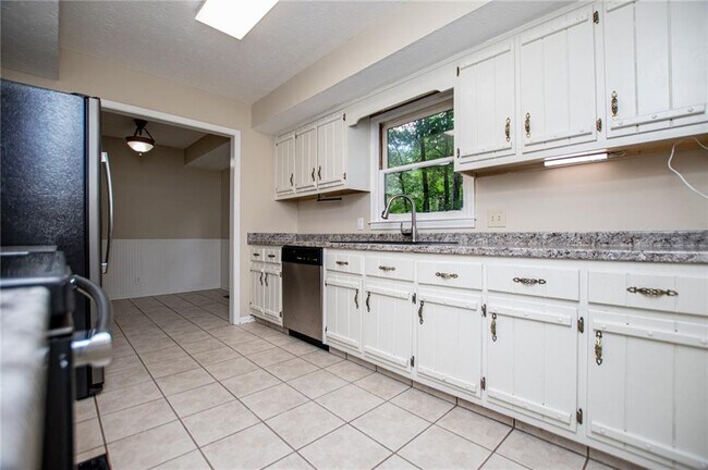Building Photo - 1499 Stonington Ct