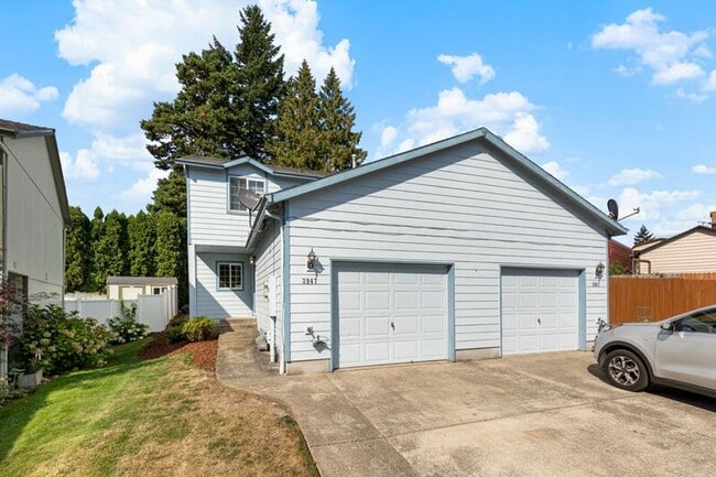 Building Photo - 3947 SE 24th Terrace