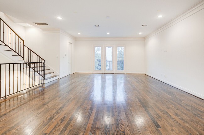 Building Photo - Sawyer Heights Luxury Living