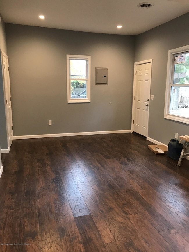 Building Photo - 32 Frazee Pl