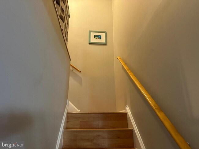 Building Photo - 441 Tomlinson Rd