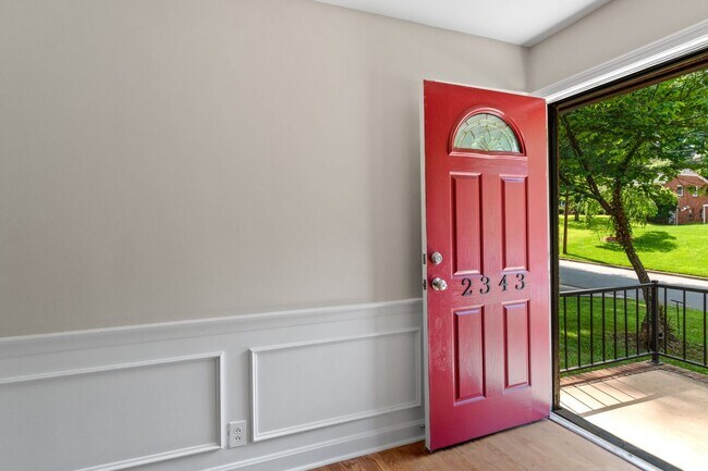 Building Photo - Introducing a newly renovated 3 bedroom, 2...