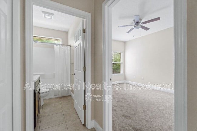 Building Photo - 4301 Hidden Lakes Dr
