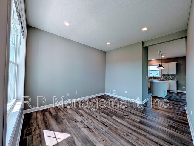 Building Photo - 9850 Glacial Valley Rd