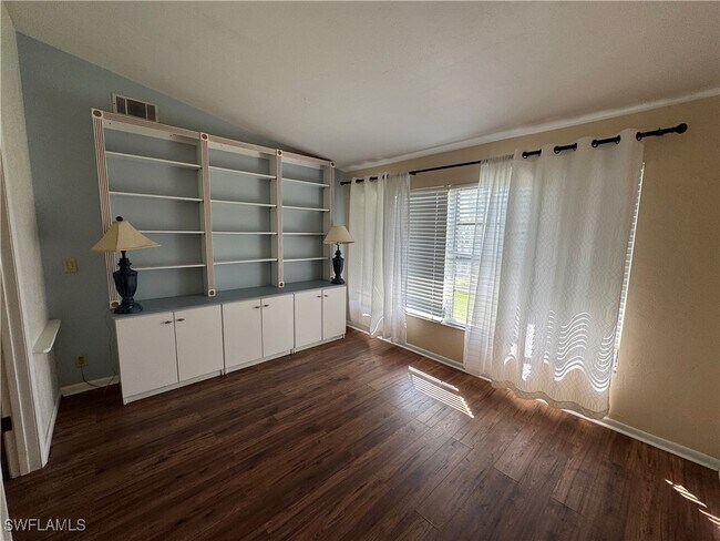 Building Photo - 4070 Looking Glass Ln