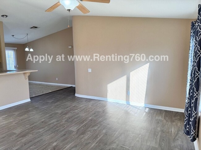 Building Photo - Cozy 3 Bed 2 Bath Home Near Base!