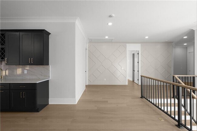 Building Photo - 407 Buford