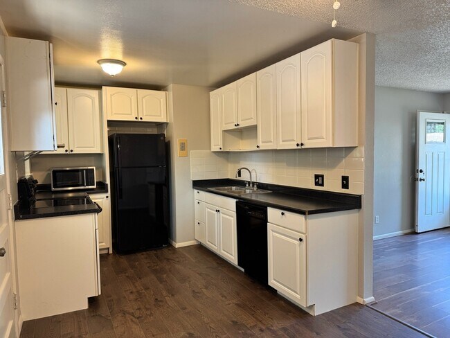 Building Photo - 7295 Winona Ct