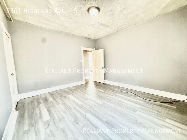 Building Photo - 2501 Highland Ave